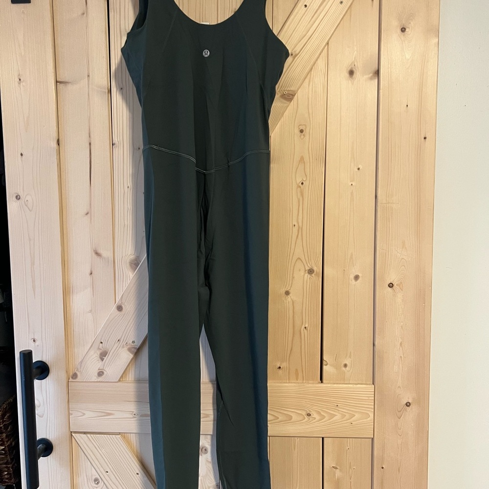 Lululemon - Picture 3 of 3